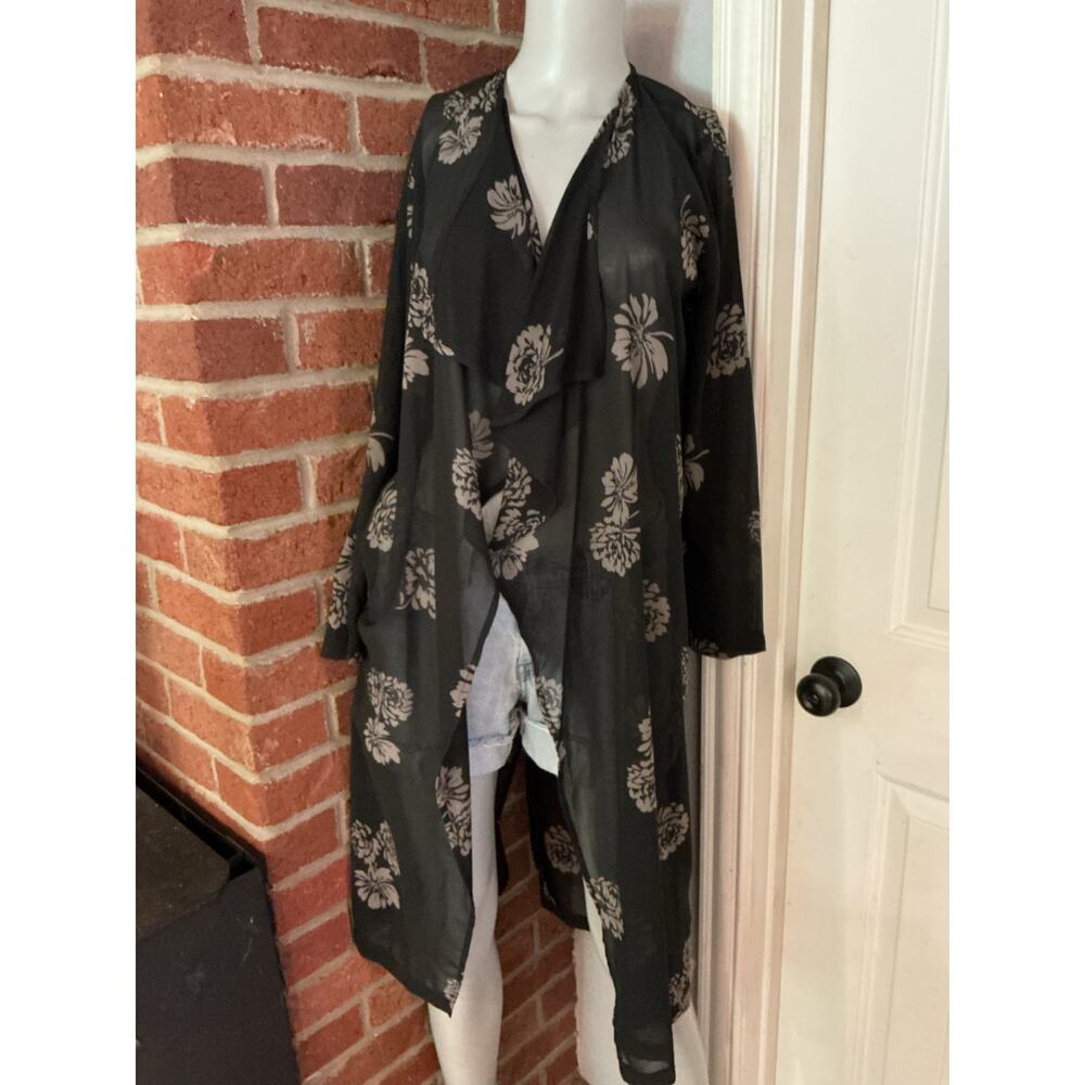 Forever 21 Black Floral Sheer Duster Kimono Cardigan Boho Whimsigoth